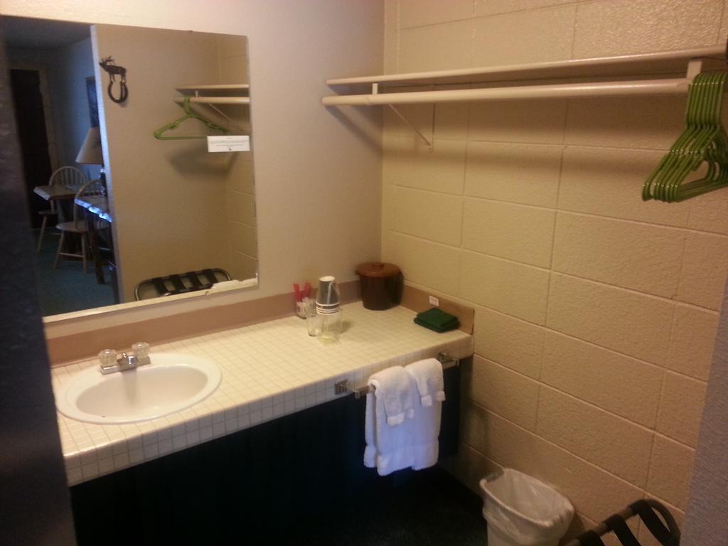 Mingo Motel Wallowa Room photo
