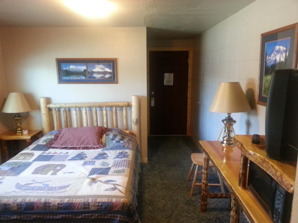 Mingo Motel Wallowa Room photo